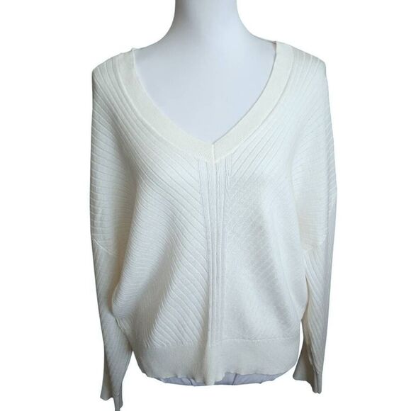 CYRUS WHITE/CREAM V-NECK DOLMAN SLEEVE SWEATER SZ.M NWOT. - Picture 2 of 6